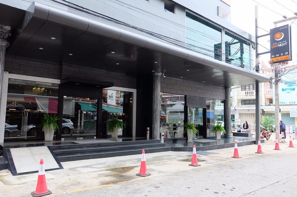 Hotel The Grand Day Night Pattaya Exterior foto