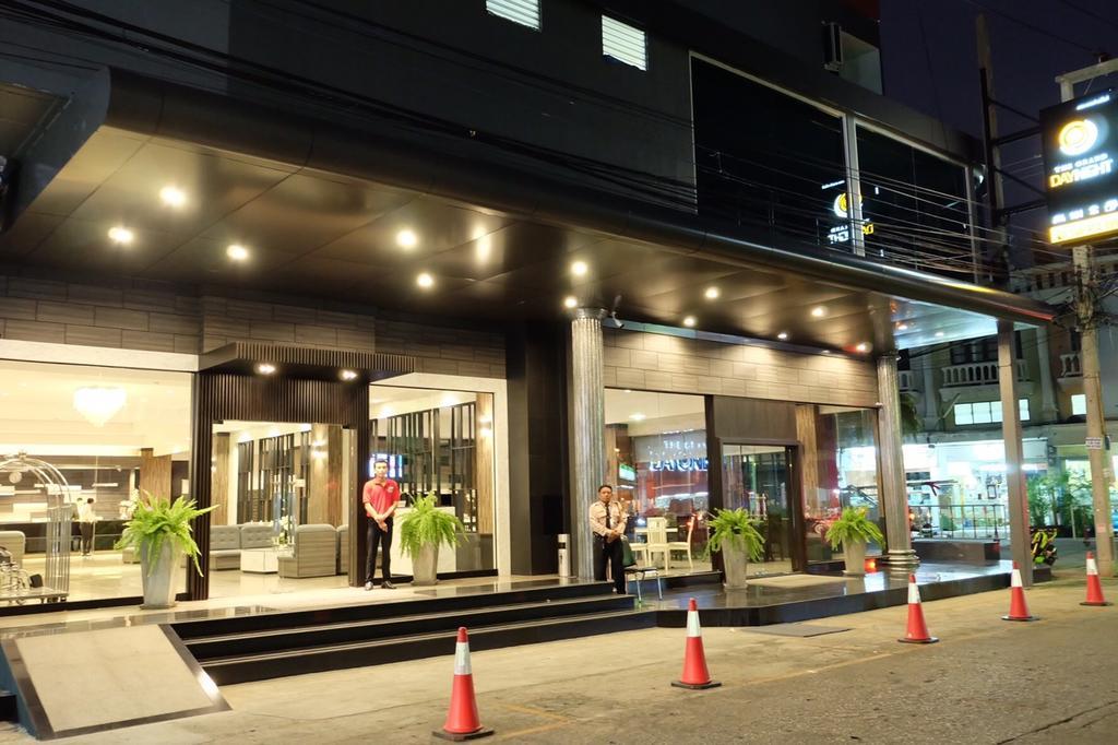 Hotel The Grand Day Night Pattaya Exterior foto