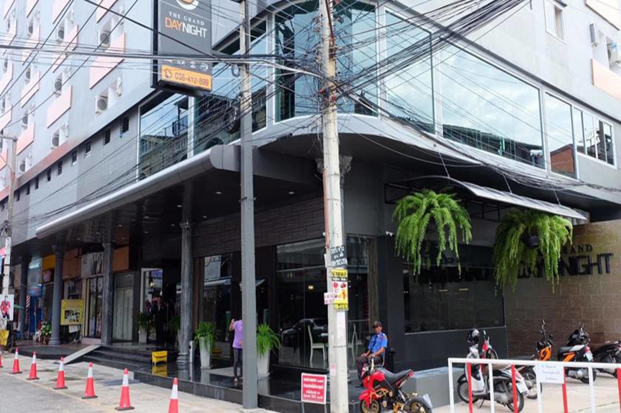 Hotel The Grand Day Night Pattaya Exterior foto